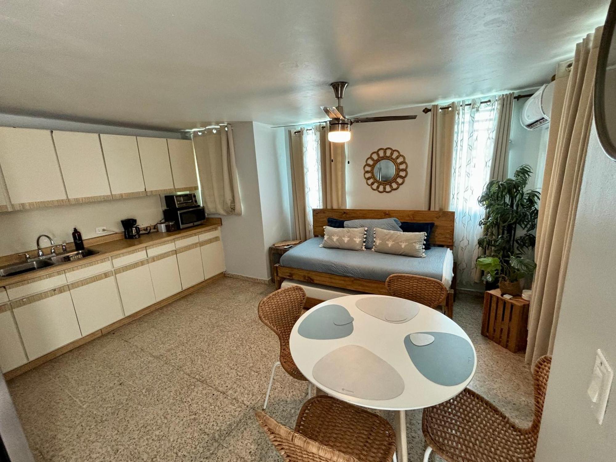 Bee Inn Puerto Rico Charming Urban Apartment In ซานฮวน ภายนอก รูปภาพ